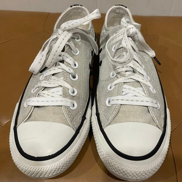 Converse Women’s Chuck Taylor Low Tops Silver Shimmer Sparkle Lace Up Size 7 - Picture 3 of 6